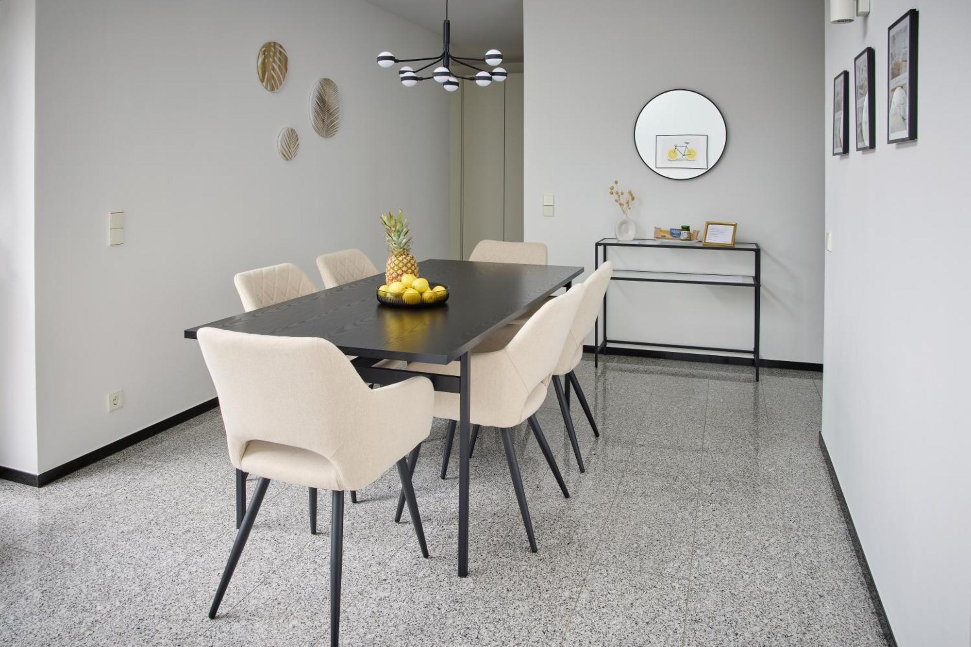 Idee Living: Penthouse Apartment Mit Parkplatz Weinheim Exterior foto
