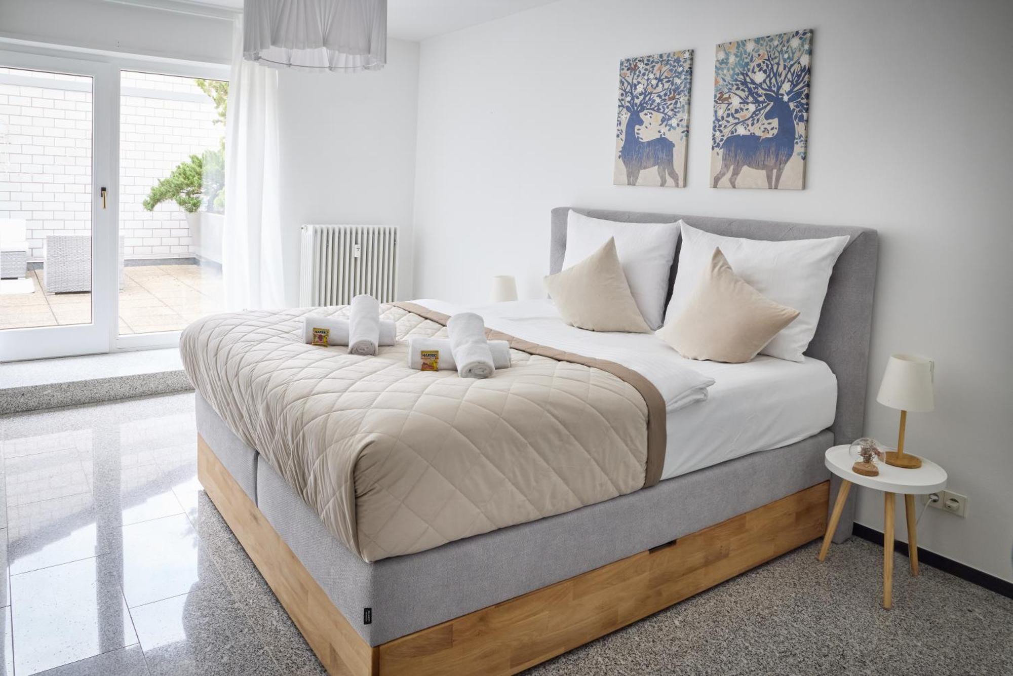 Idee Living: Penthouse Apartment Mit Parkplatz Weinheim Exterior foto