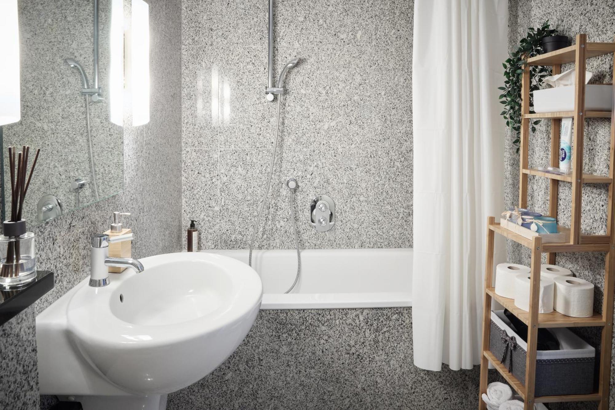 Idee Living: Penthouse Apartment Mit Parkplatz Weinheim Exterior foto