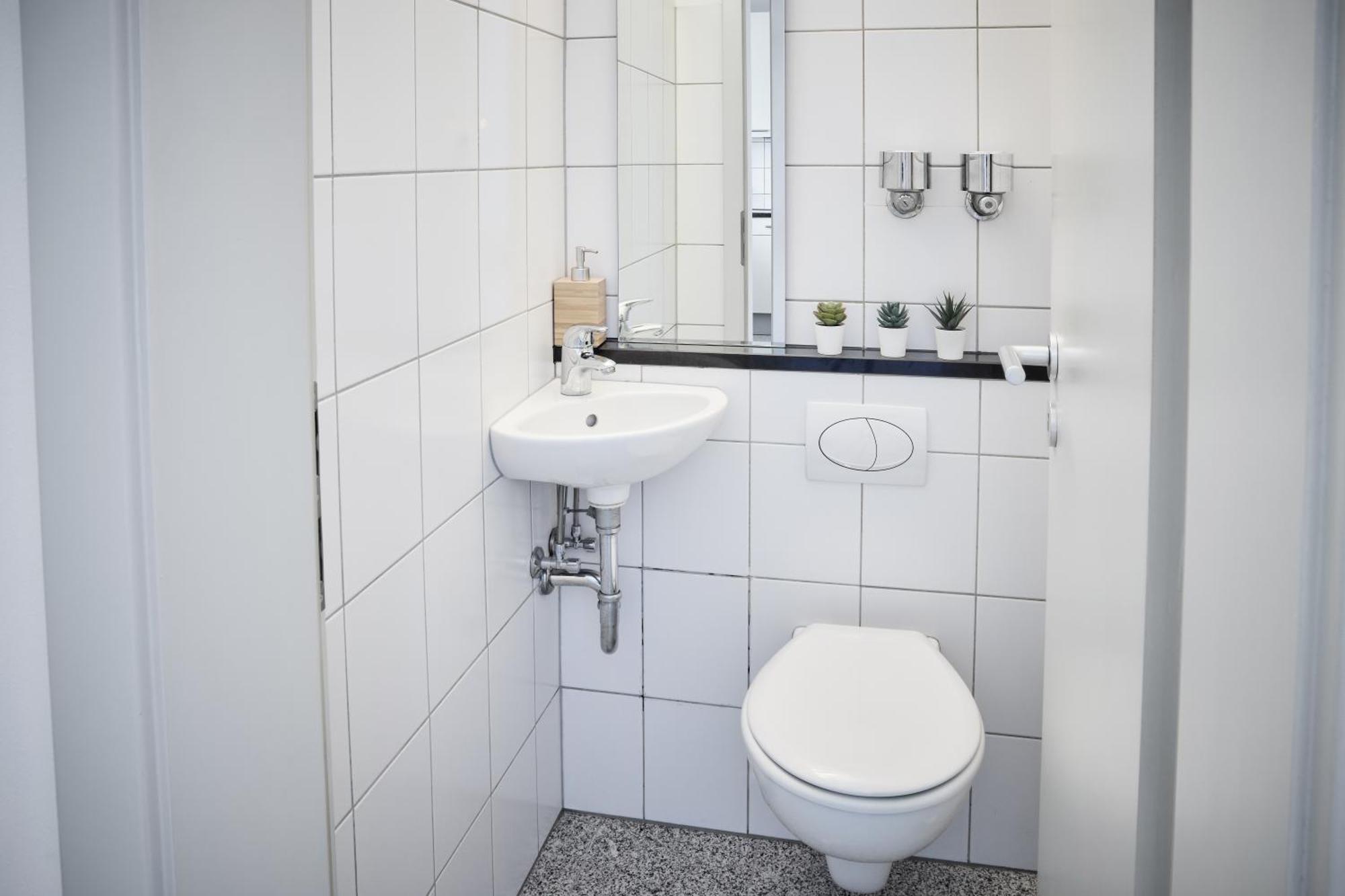 Idee Living: Penthouse Apartment Mit Parkplatz Weinheim Exterior foto