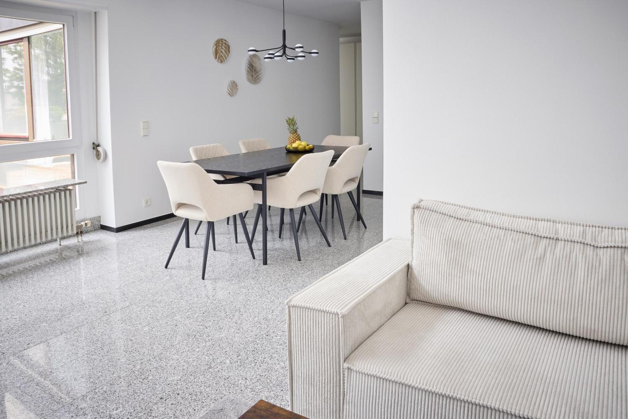 Idee Living: Penthouse Apartment Mit Parkplatz Weinheim Exterior foto
